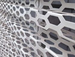 廣州氟碳鋁單板廠家?jiàn)W迪4S店鏤空長(zhǎng)城鋁單板幕墻